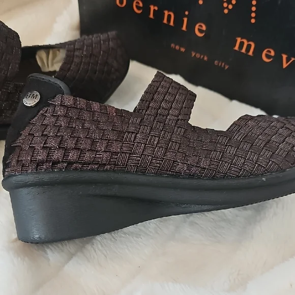 bernie mev. Women's Dark Brown Woven Flats - Picture 8 of 12